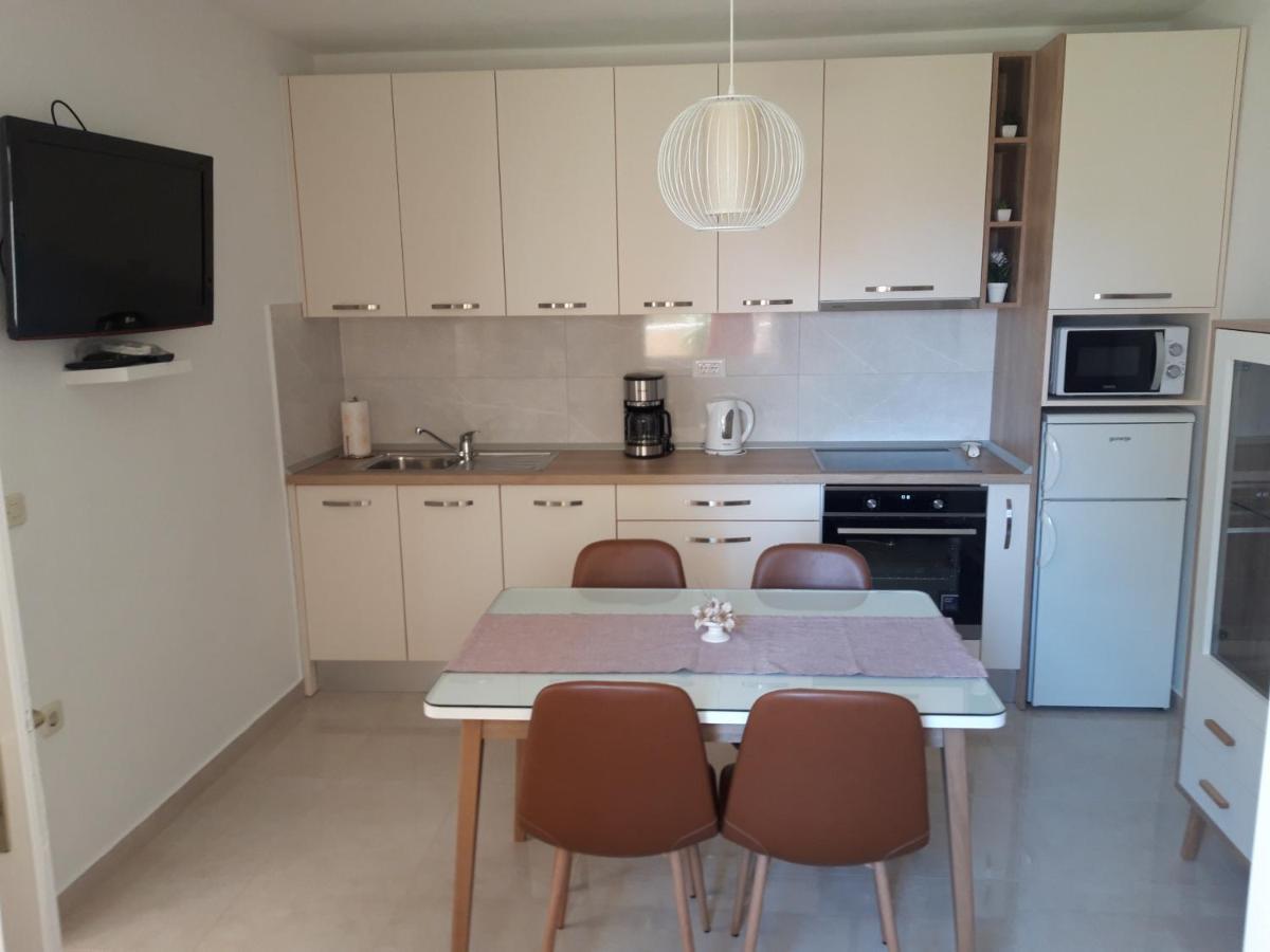 מאקרסקה Apartments Smiljana Mucic מראה חיצוני תמונה