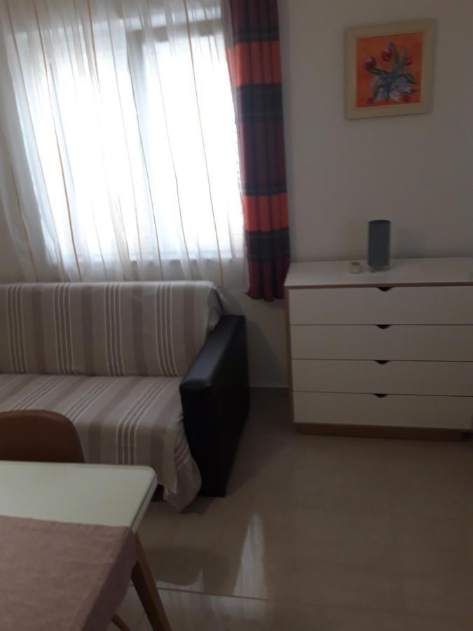 מאקרסקה Apartments Smiljana Mucic מראה חיצוני תמונה