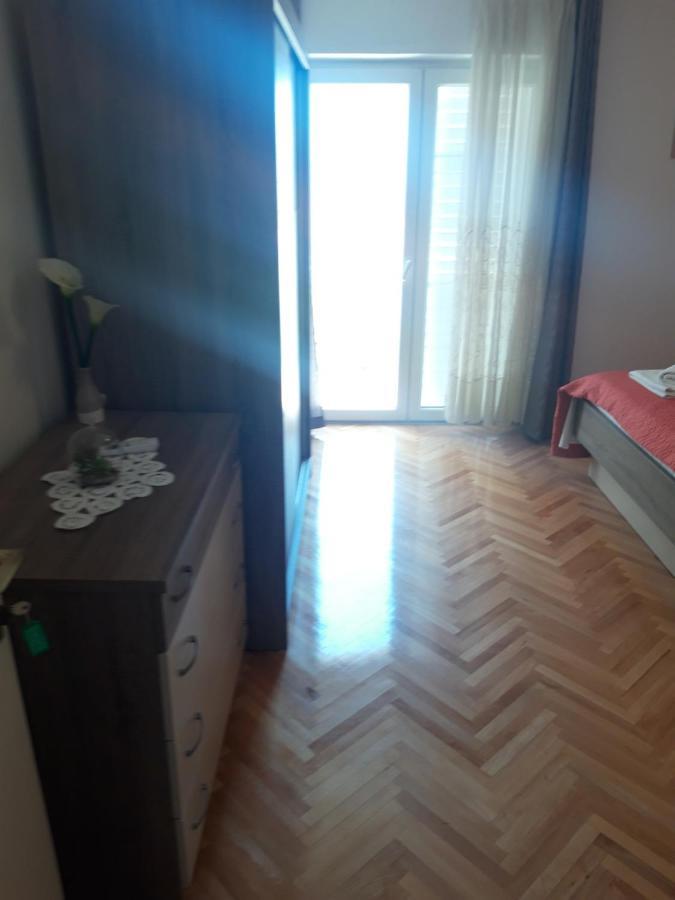 מאקרסקה Apartments Smiljana Mucic מראה חיצוני תמונה